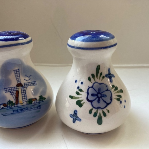 Delft Holland Blue & White Windmill Salt and Pepper Shakers – Hand-Paint - Picture 6 of 8